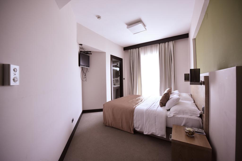 City Hotel Podgorica Room photo