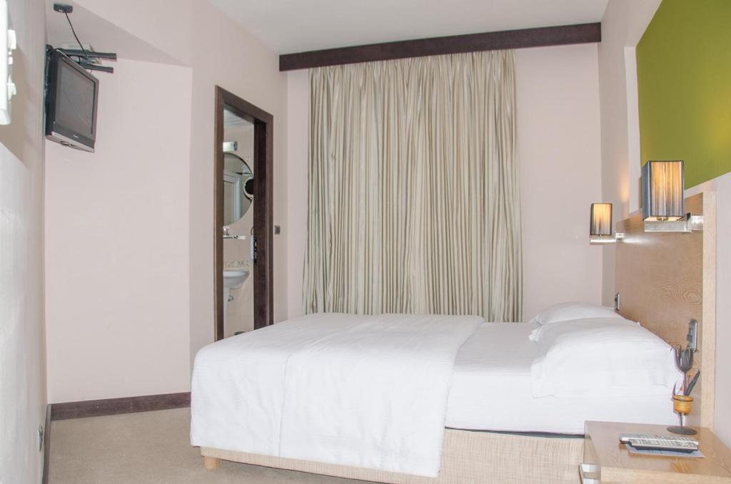 City Hotel Podgorica Room photo