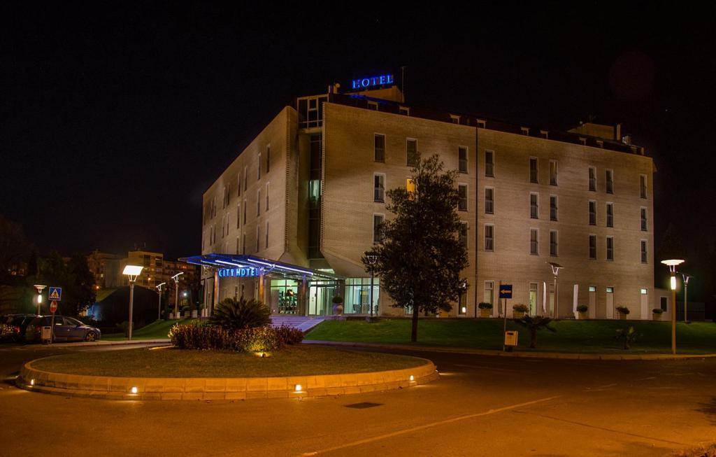 City Hotel Podgorica Exterior photo