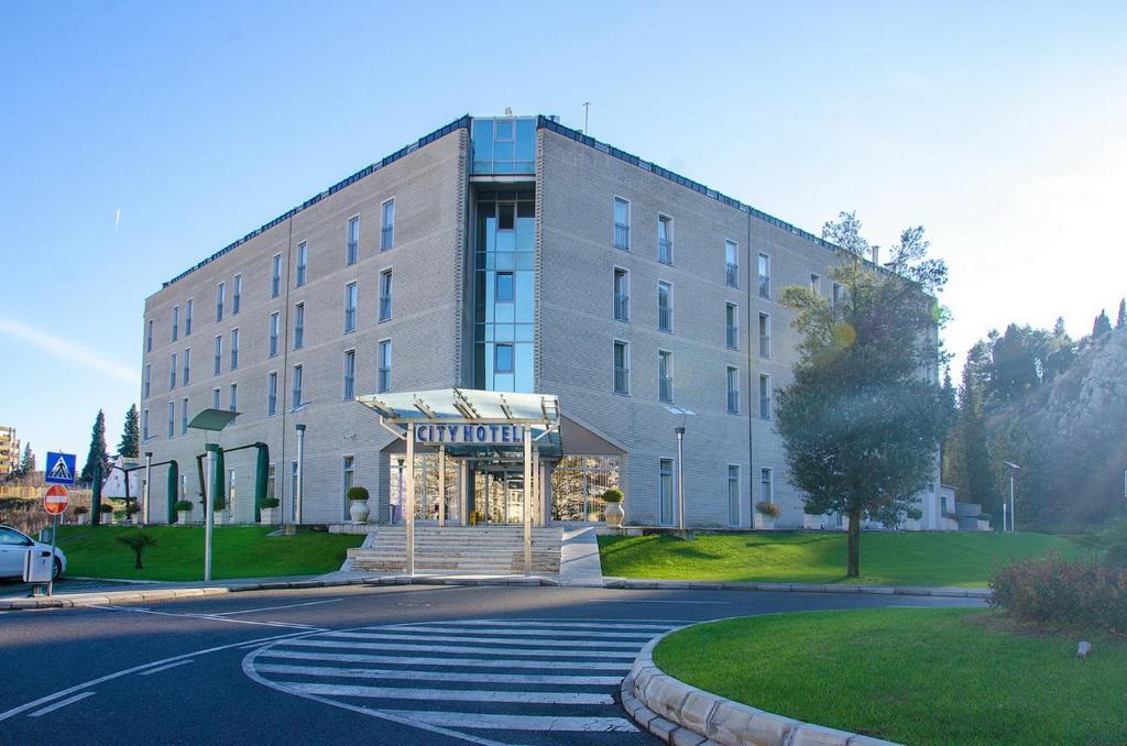 City Hotel Podgorica Exterior photo