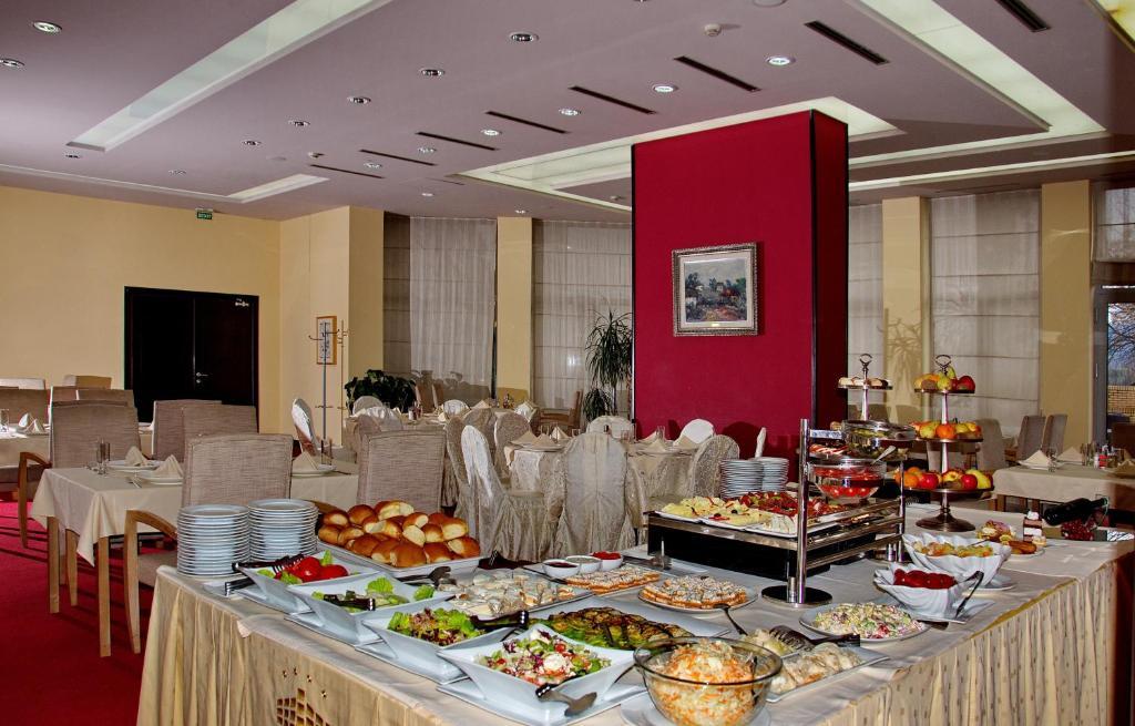 City Hotel Podgorica Exterior photo